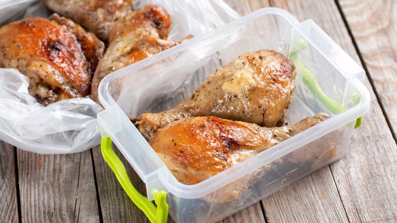 sách xem màu mạng gà đá